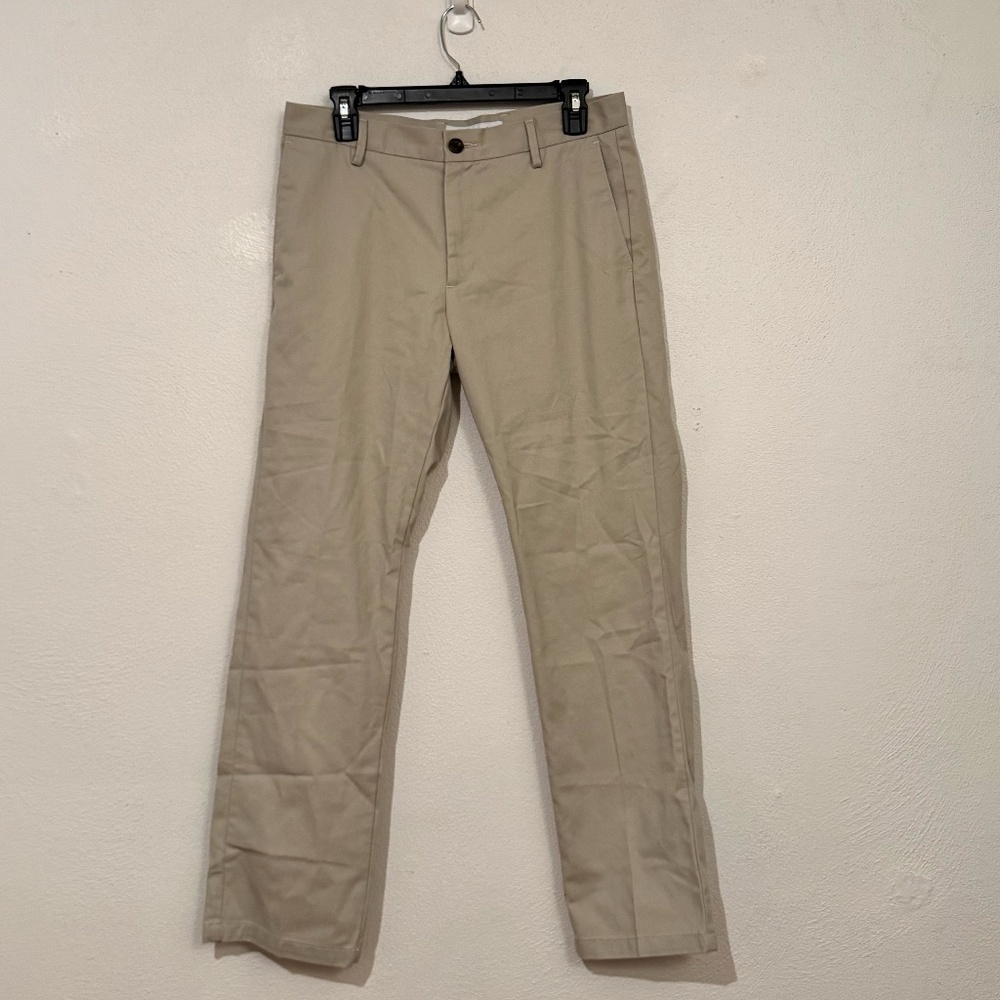 Amazon Essentials Mens Khaki Slacks – Size 30W 29L